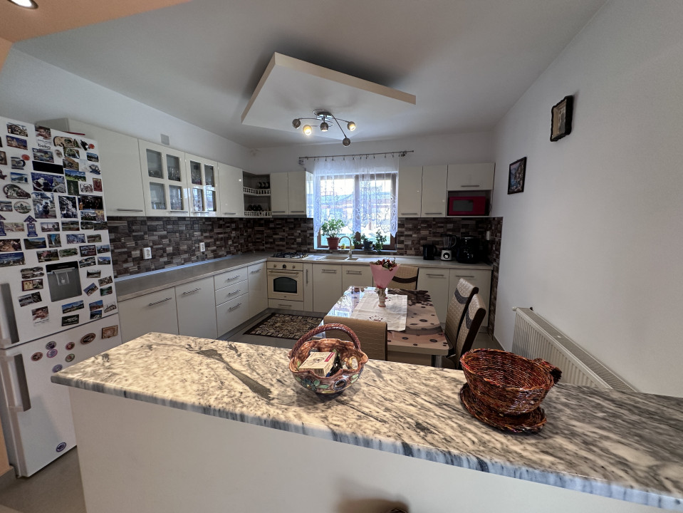 CREVEDIA-DARZA, CASA P+E 210 MP, LOT 721 MP!
