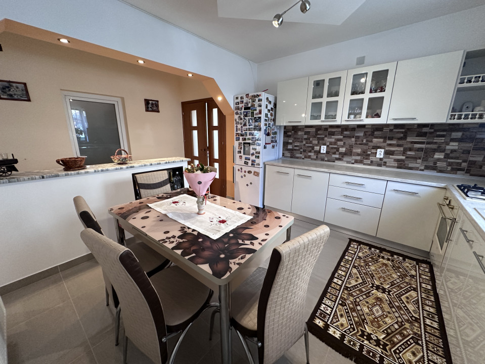 CREVEDIA-DARZA, CASA P+E 210 MP, LOT 721 MP!