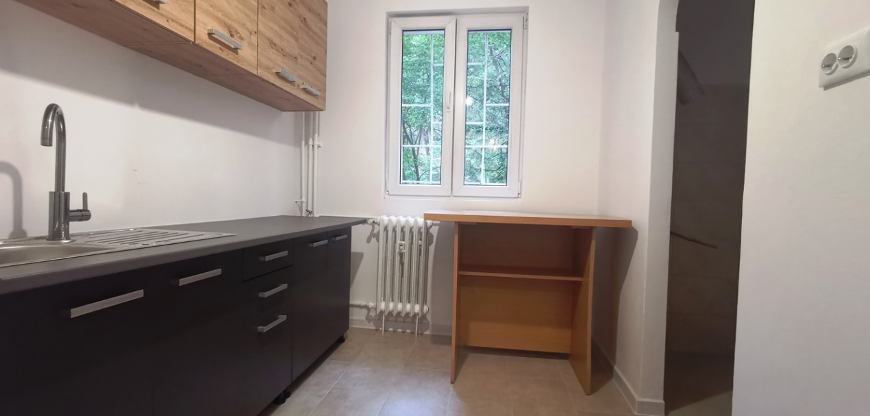 Apartament inchiriere 3 camere renovat  Drumul Taberei