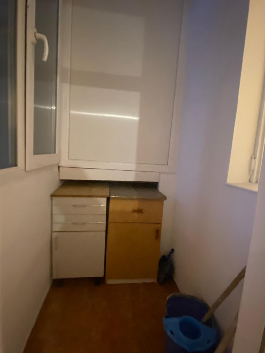 Garsonieră decomandată – 32 mp +  beci 40 mp  – Zona Universitate, București