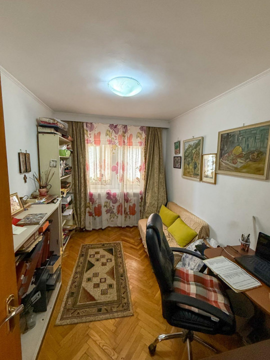 Lacul Tei, bloc reabilitat si scara renovata