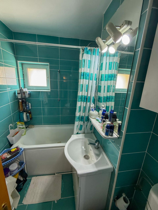 Lacul Tei, bloc reabilitat si scara renovata