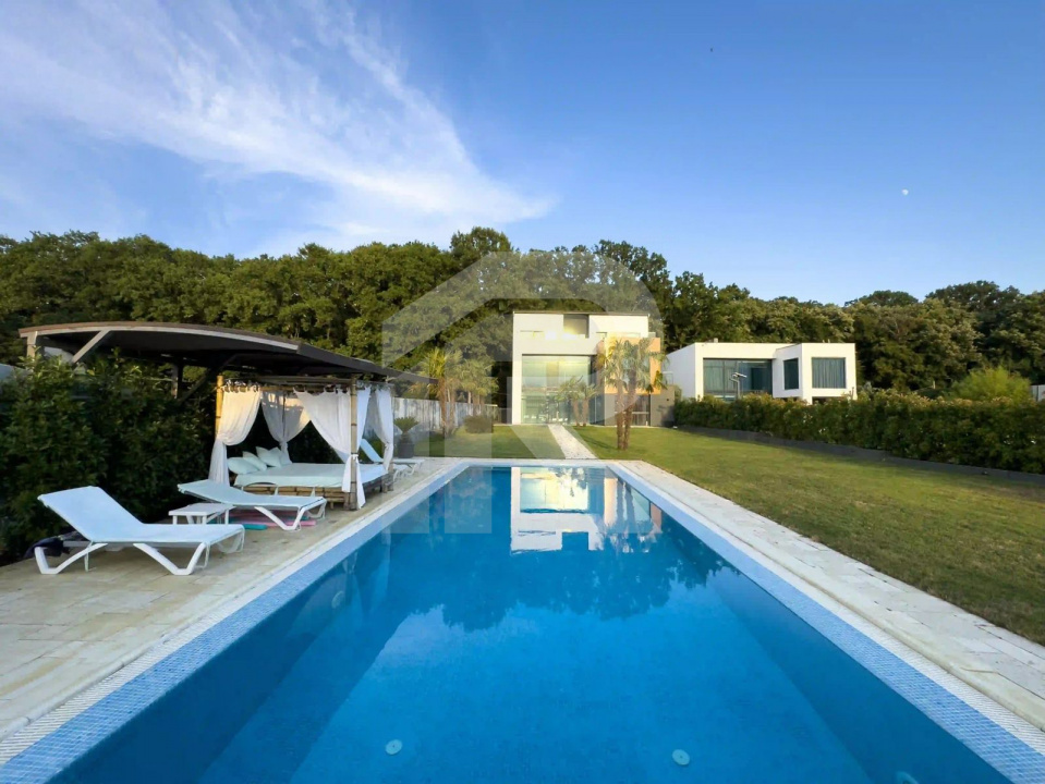 Pe Malul Snagovului, Unde Luxul Devine Cotidian