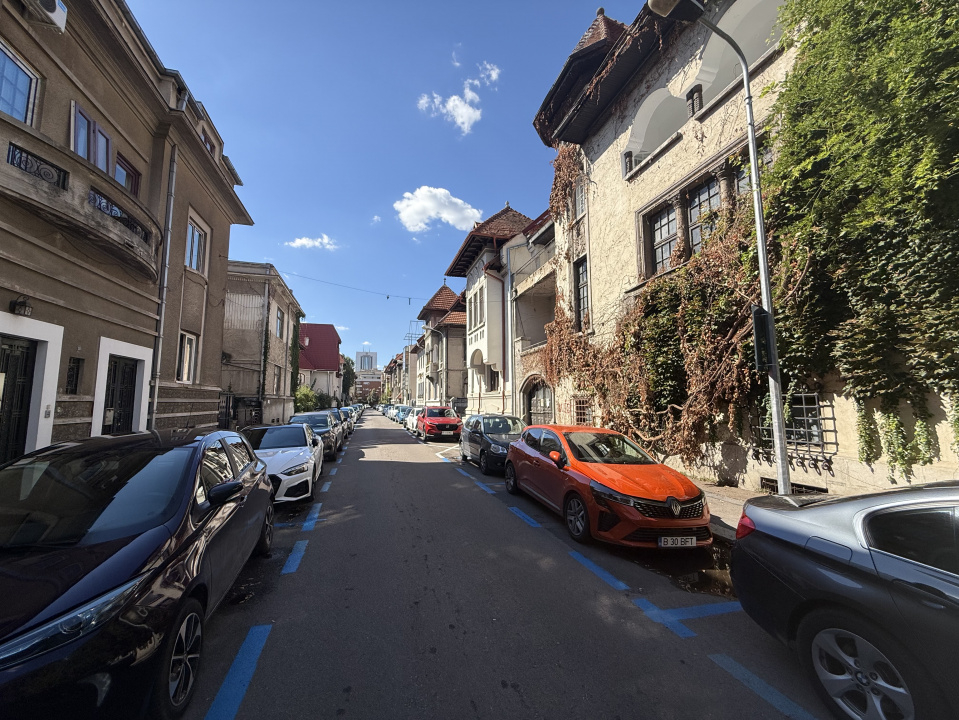 Apartament spațios în vilă deosebită – zona Grădina Icoanei