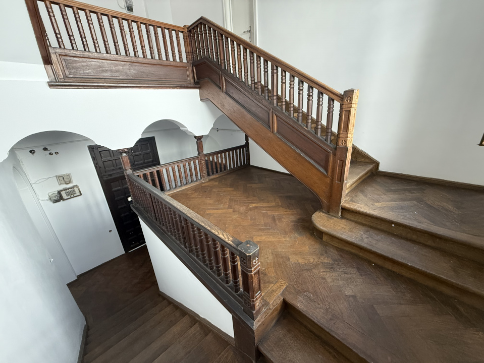 Apartament spațios în vilă deosebită – zona Grădina Icoanei