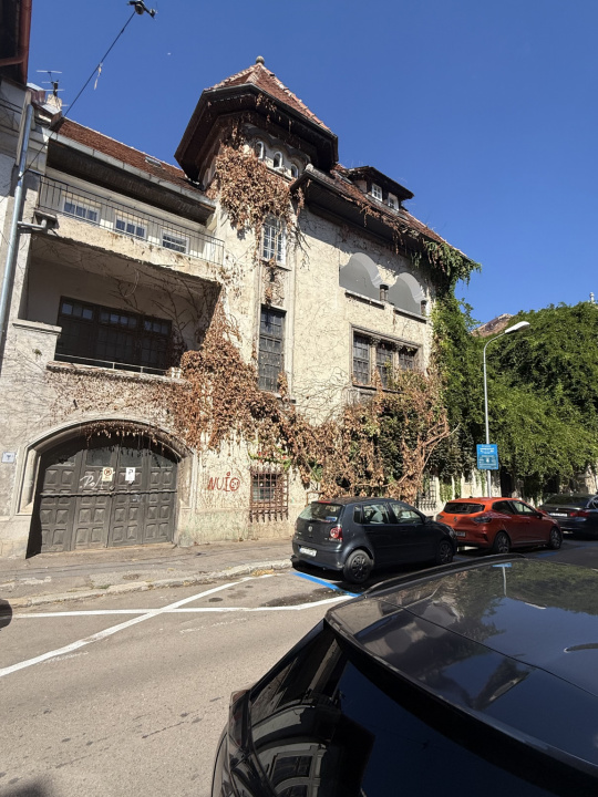 Apartament spațios în vilă deosebită – zona Grădina Icoanei