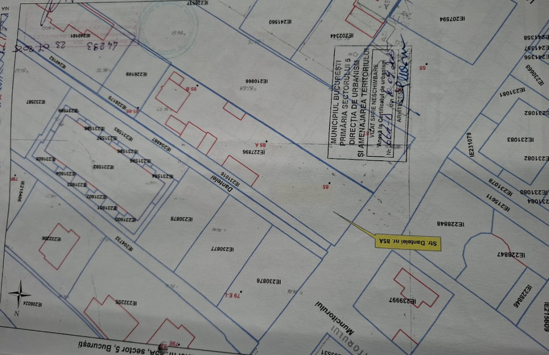 Teren cu dubla deschidere pe Dantelei