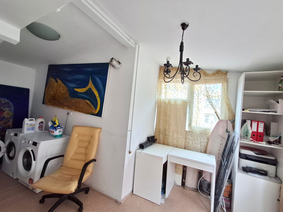 De Vanzare  Casa si Spatiu Comercial  zona Piata Unirii