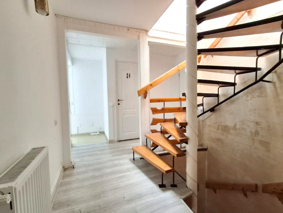 De Vanzare  Casa si Spatiu Comercial  zona Piata Unirii