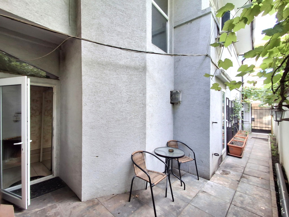 De Vanzare  Casa si Spatiu Comercial  zona Piata Unirii